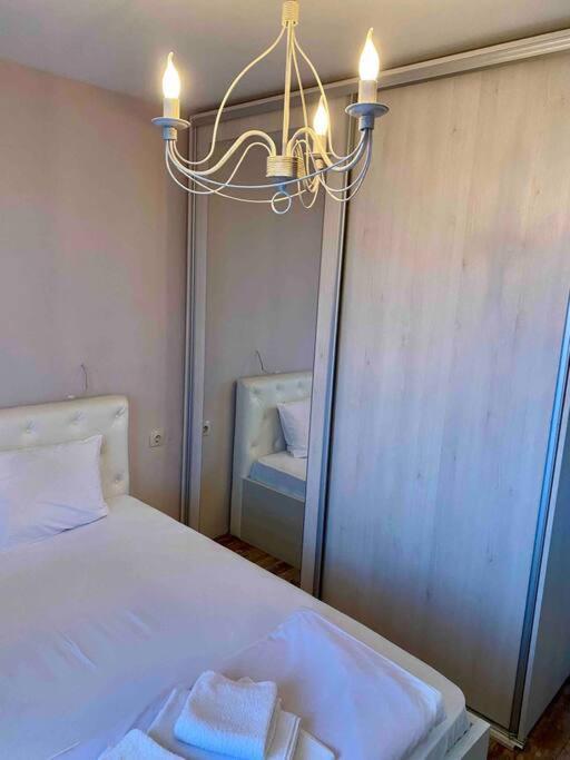 Stylish Magenta Apartment - Terrace & Free Parking Sofia Exterior photo