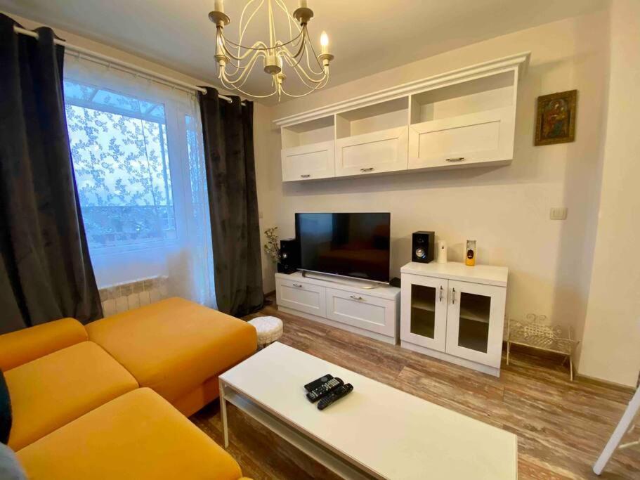 Stylish Magenta Apartment - Terrace & Free Parking Sofia Exterior photo